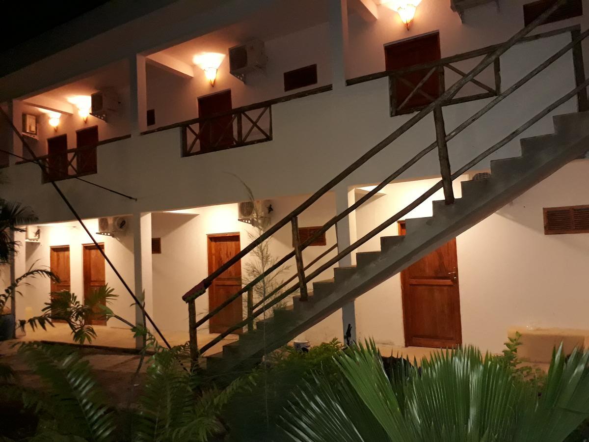 27 Cafe Zanzibar Airport Hotel Exterior photo