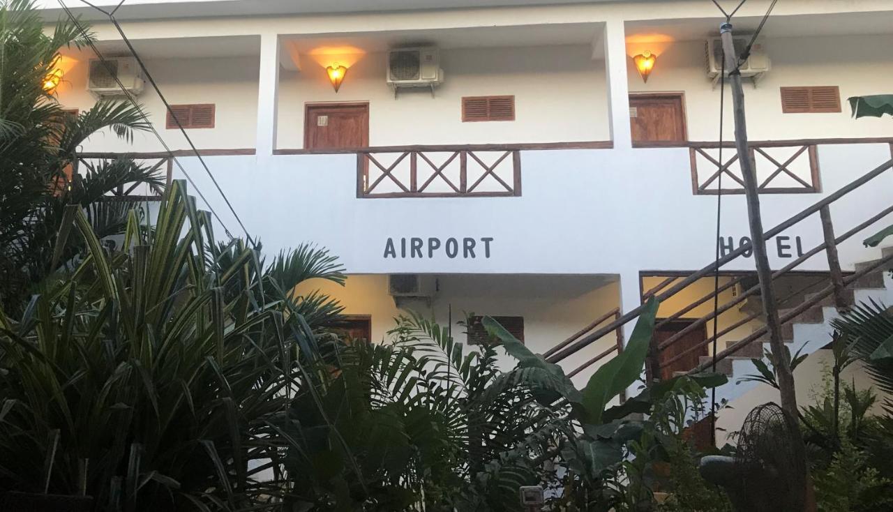 27 Cafe Zanzibar Airport Hotel Exterior photo